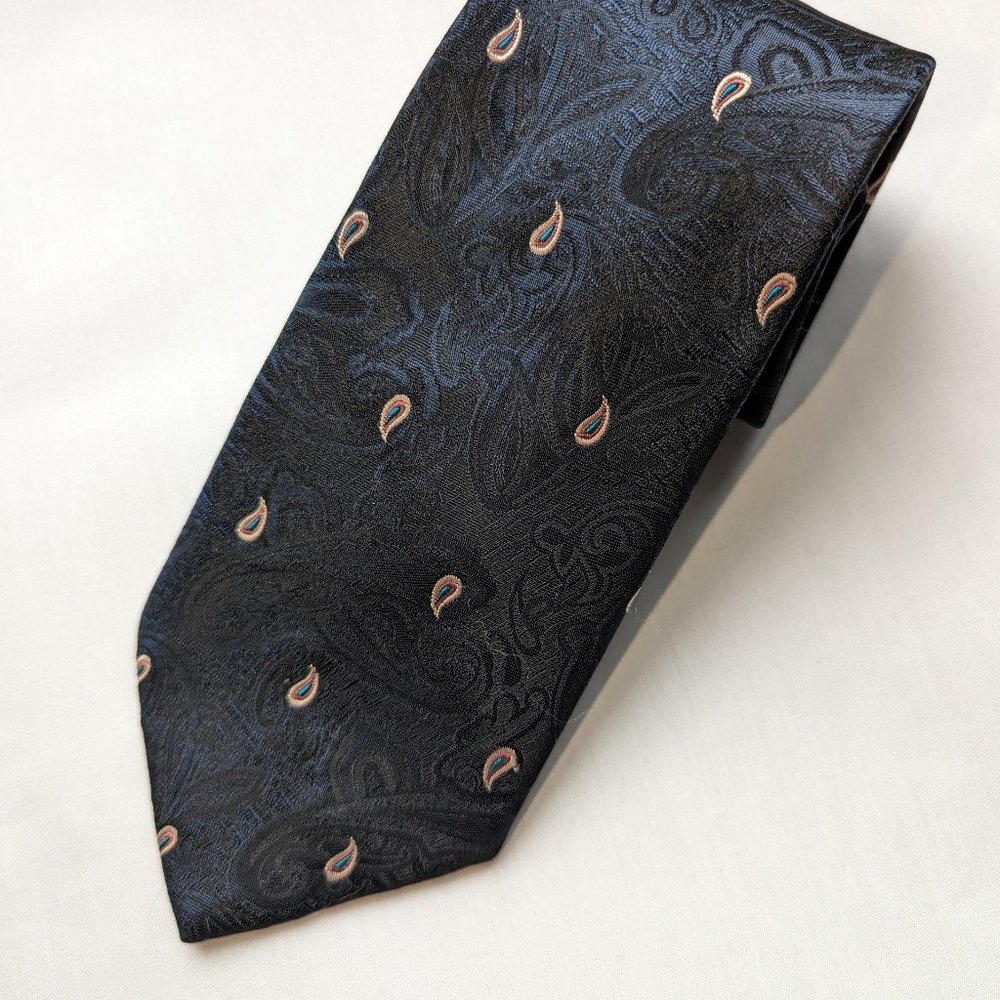 Carson Pirie Scott Dark Navy Paisley Men's Neck Tie